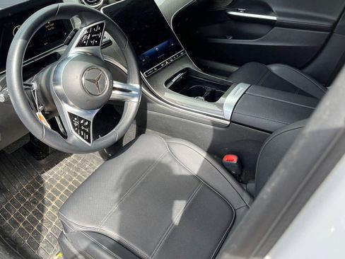 Used 2023 Mercedes-Benz C 300 Sedan image 3