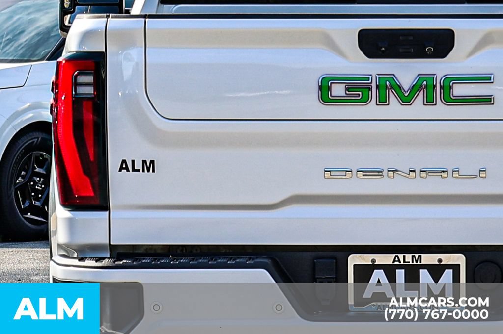 Used 2024 GMC Sierra 3500 Denali w/ Technology Package AWD/4WD image 12
