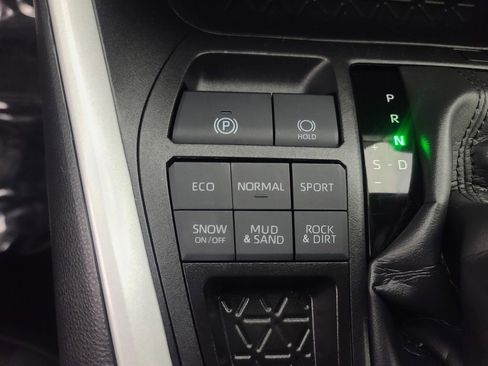 Used 2025 Toyota RAV4 XLE image 35