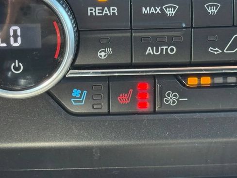 Used 2019 Ford Expedition Limited w/ Equipment Group 303A AWD/4WD image 31