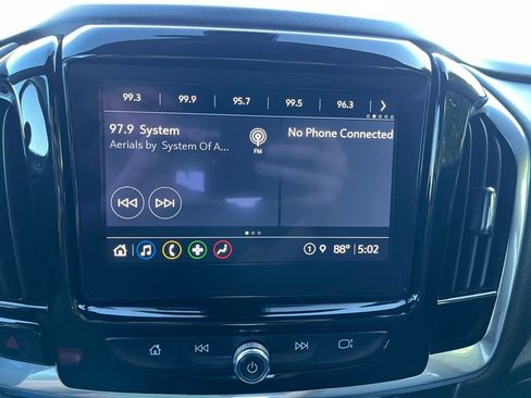 Used 2022 Chevrolet Traverse LT image 36