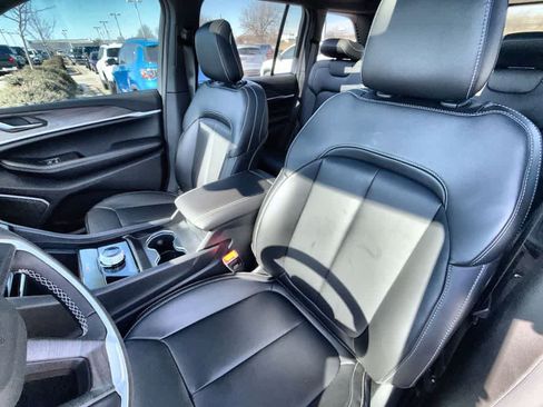 New 2026 Jeep Grand Cherokee Limited RWD image 11
