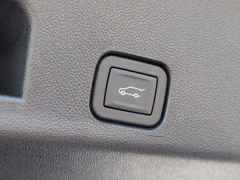 New 2026 Chevrolet Traverse LT w/ Driver Confidence Package image 6