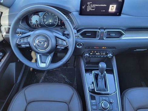 New 2025 MAZDA CX-5 Signature image 2