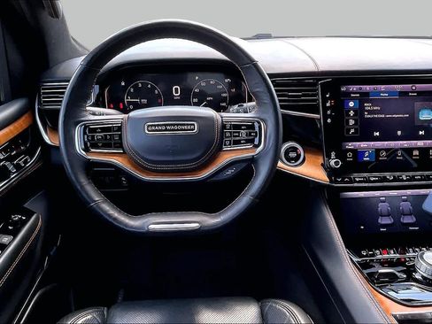 Certified 2024 Jeep Grand Wagoneer L Series III AWD/4WD image 6