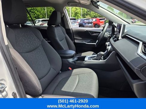 Used 2024 Toyota RAV4 XLE FWD image 17