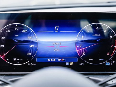 Certified 2025 Mercedes-Benz C 300 Sedan image 23