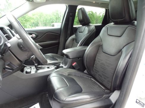 Used 2022 Jeep Cherokee 4WD Latitude Lux image 3