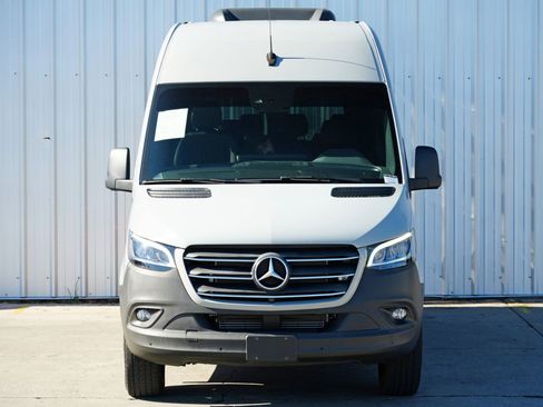 Used 2022 Mercedes-Benz Sprinter 1500 image 42