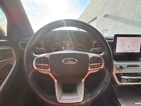 Used 2021 Ford Explorer XLT w/ Equipment Group 202A AWD/4WD image 21