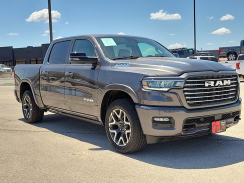 Used 2026 RAM 1500 Laramie AWD/4WD image 6