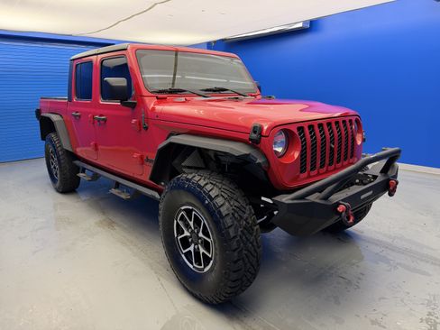 Used 2020 Jeep Gladiator Sport w/ Quick Order Package 24S AWD/4WD image 2