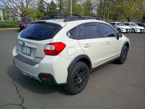 Used 2017 Subaru Crosstrek 2.0i Premium image 5