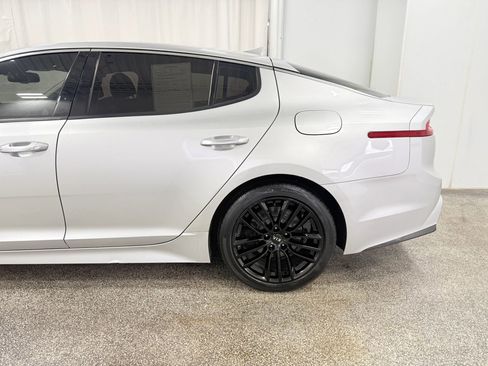 Used 2018 Kia Stinger Sedan 4D image 5