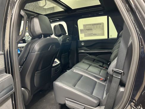 New 2026 Lincoln Navigator Reserve AWD/4WD image 26
