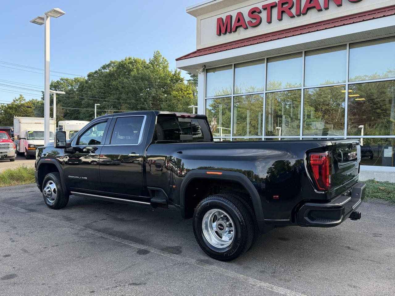 Used 2021 GMC Sierra 3500 Denali w/ Denali Ultimate Package AWD/4WD image 9