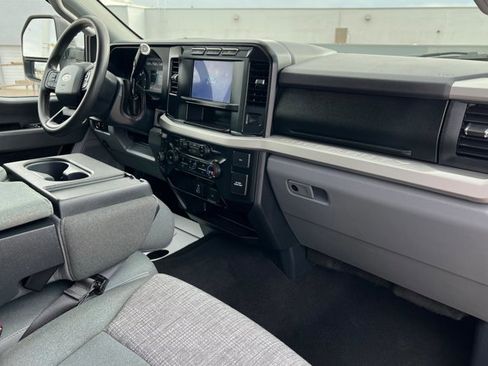 Used 2024 Ford F250 XLT image 23