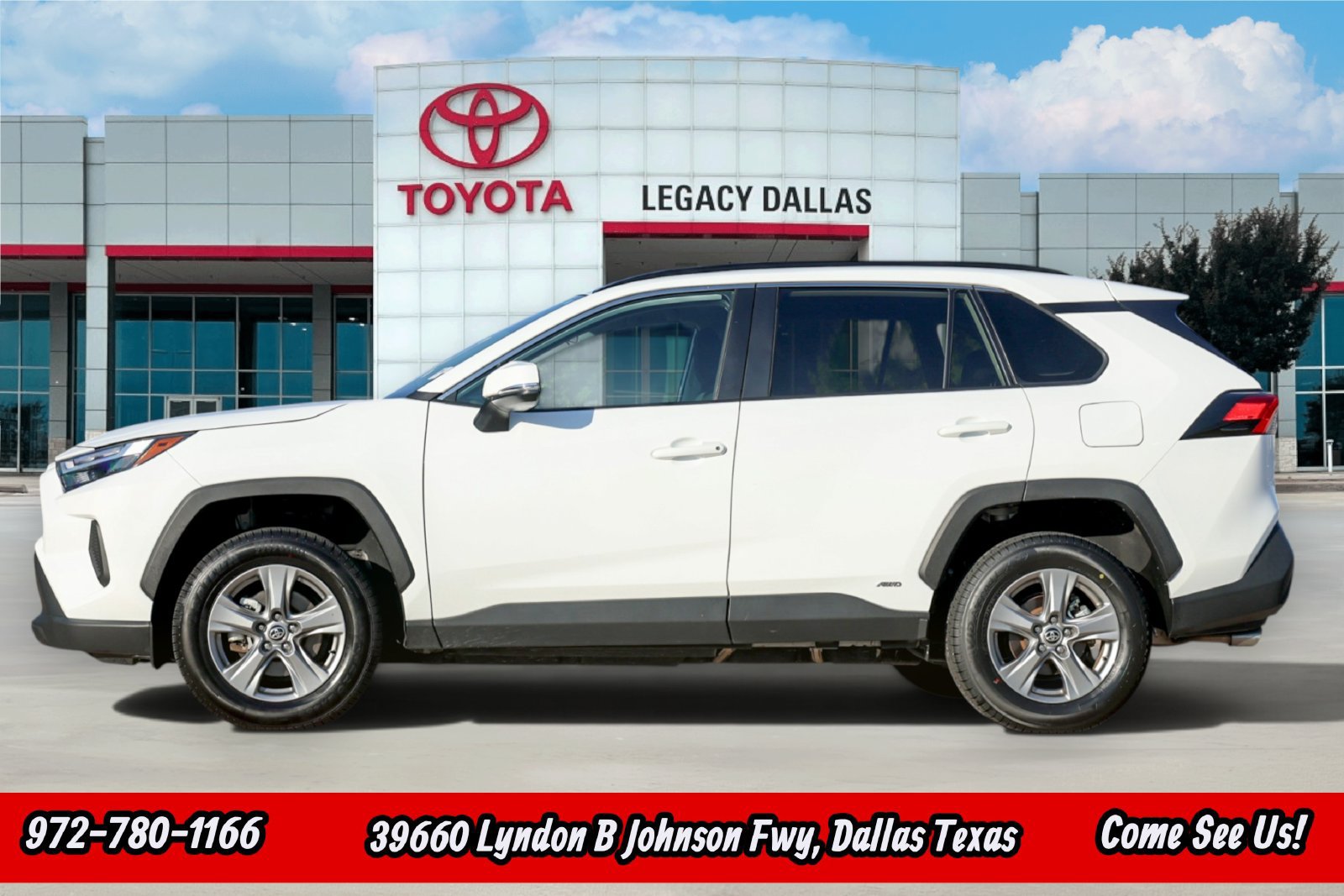 Used 2024 Toyota RAV4 LE AWD/4WD image 6