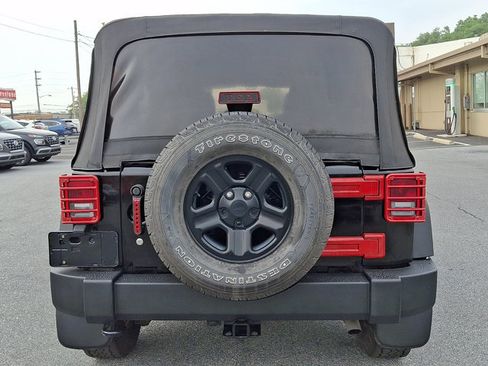 Used 2017 Jeep Wrangler Unlimited Sport w/ Max Tow Package AWD/4WD image 5