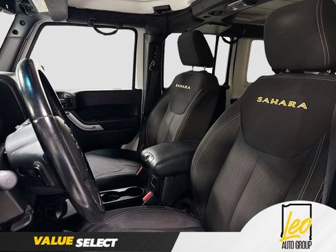 Used 2015 Jeep Wrangler Unlimited Sahara AWD/4WD image 21