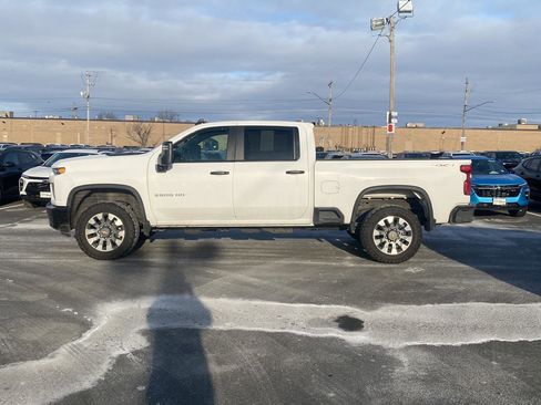 Used 2023 Chevrolet Silverado 2500 Custom w/ Custom Value Package image 9