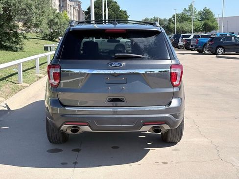 Used 2018 Ford Explorer XLT w/ Equipment Group 202A FWD image 5