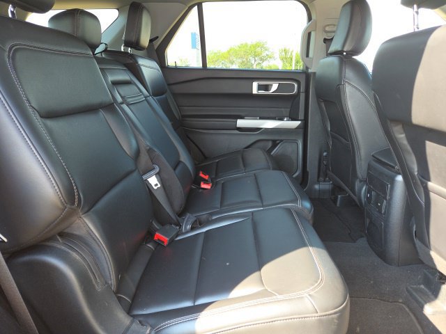 Used 2024 Ford Explorer XLT w/ Equipment Group 202A RWD image 20