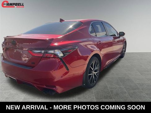 Used 2022 Toyota Camry SE w/ Convenience Package image 5