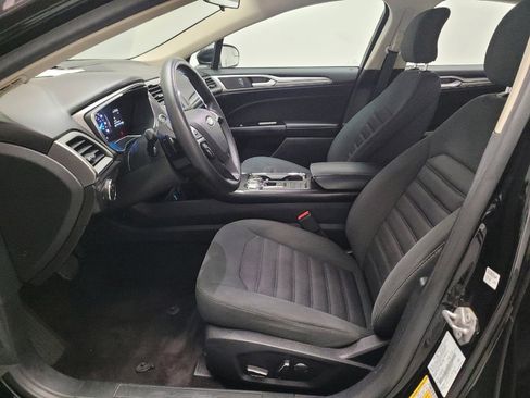 Used 2017 Ford Fusion SE w/ Fusion SE Technology Package image 17