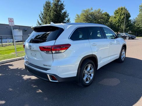 Used 2019 Toyota Highlander Limited image 4