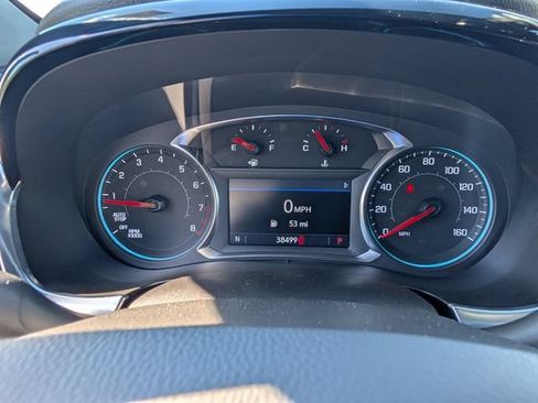 Used 2023 Chevrolet Traverse LT FWD image 17