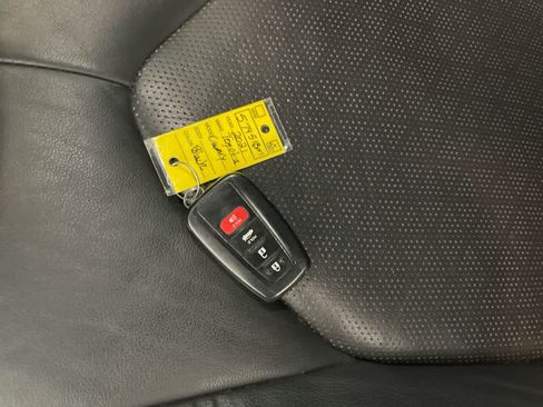 Used 2021 Toyota Camry XSE w/ Carpet Mat Package (TMS) FWD image 26