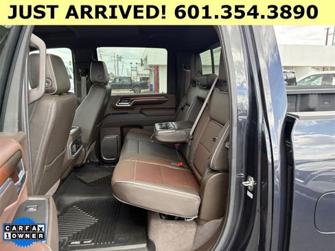 Used 2024 GMC Sierra 3500 Denali w/ Technology Package image 14