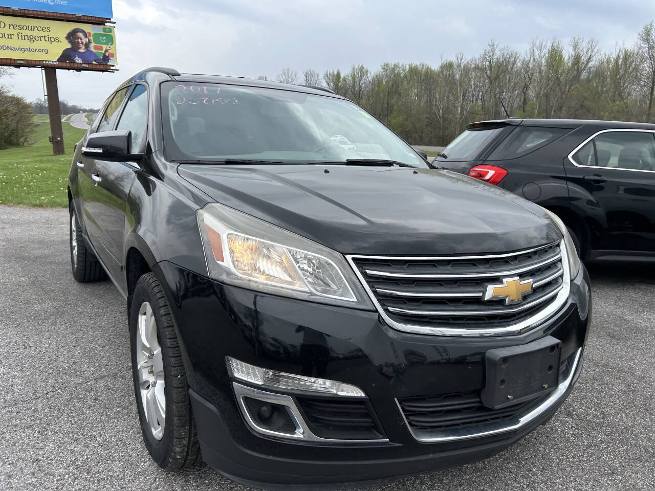 Used 2017 Chevrolet Traverse LT w/ Style and Technology Package FWD image 7