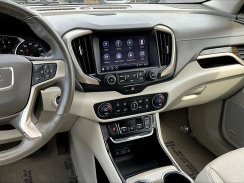 Used 2018 GMC Terrain Denali w/ Comfort Package AWD/4WD image 11
