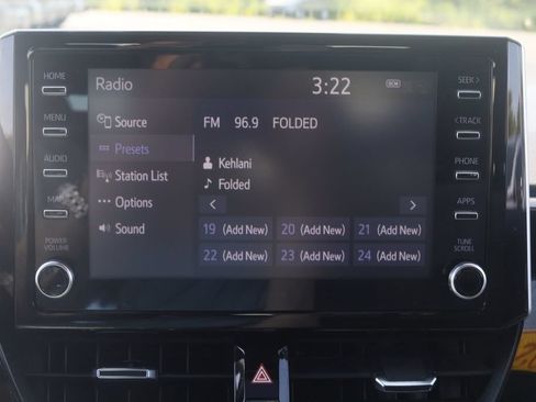 Used 2020 Toyota Corolla SE w/ SE Premium Package FWD image 19