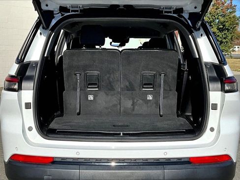 Used 2023 Jeep Grand Cherokee L Limited w/ Black Appearance Package image 25