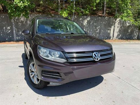 Used 2016 Volkswagen Tiguan S FWD image 1