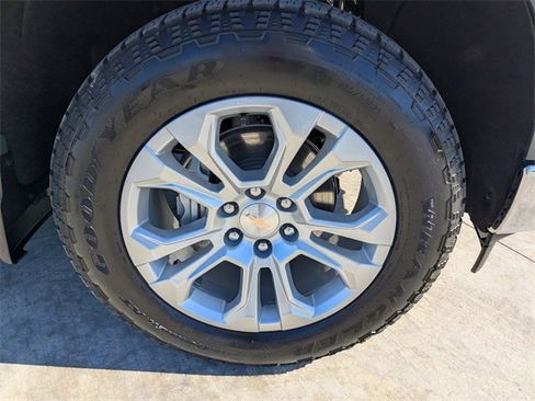 Used 2025 Chevrolet Silverado 1500 LTZ image 10