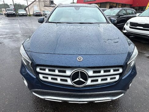 Used 2019 Mercedes-Benz GLA 250 4MATIC w/ Premium Package image 2