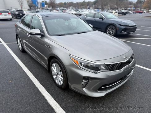 Used 2018 Kia Optima EX w/ Technology Package image 2
