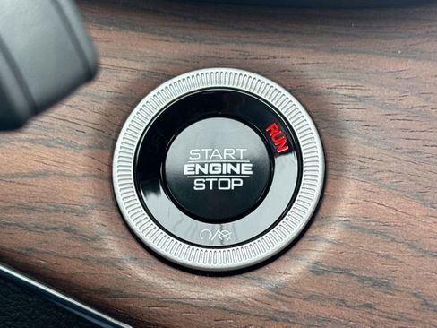 Used 2025 Jeep Grand Cherokee Summit image 17