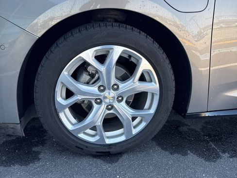 Used 2017 Chevrolet Volt Premier w/ Driver Confidence II Package image 22