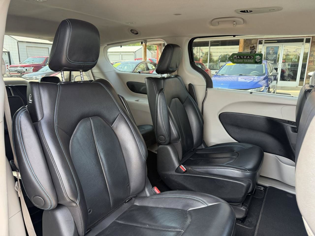 Used 2021 Chrysler Pacifica Touring-L FWD image 20