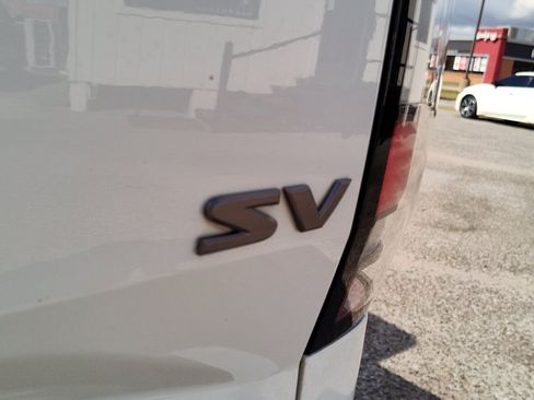 Used 2022 Nissan Frontier SV image 6