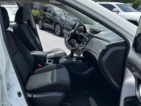 Used 2017 Nissan Rogue SV AWD/4WD image 43