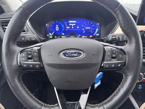 Used 2022 Ford Escape Titanium w/ Titanium Elite Package image 9
