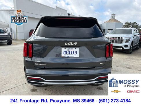 Used 2023 Kia Sorento SX image 4