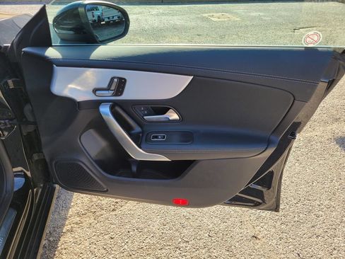 Used 2025 Mercedes-Benz CLA 250 4MATIC image 9