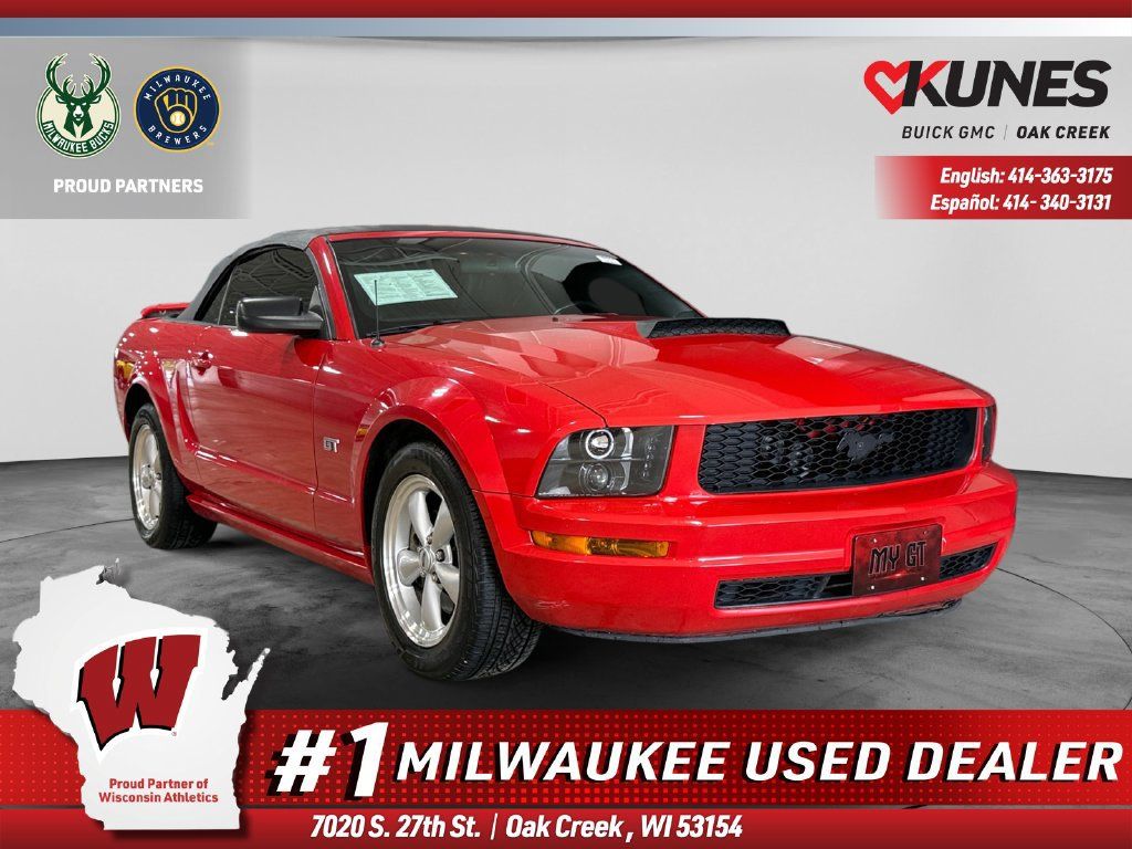 Used 2005 Ford Mustang GT RWD image 1